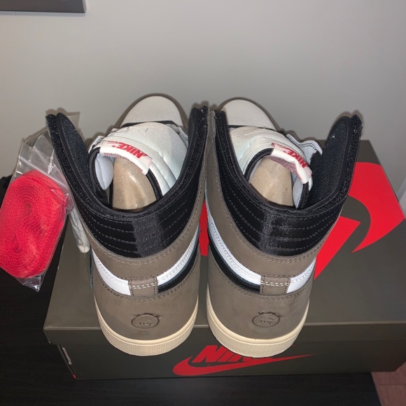 TRAVIS SCOTT 1s - Picture 10 of 10